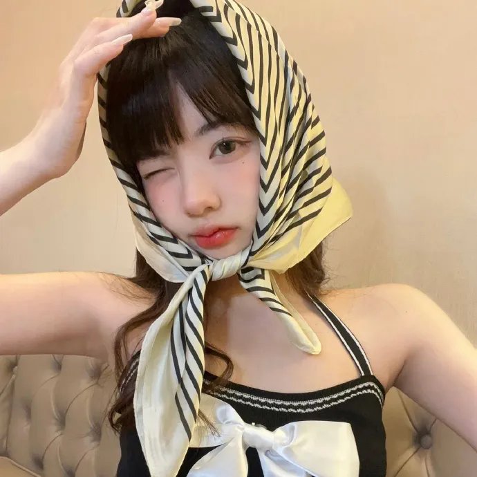 倒挂的爱丽丝